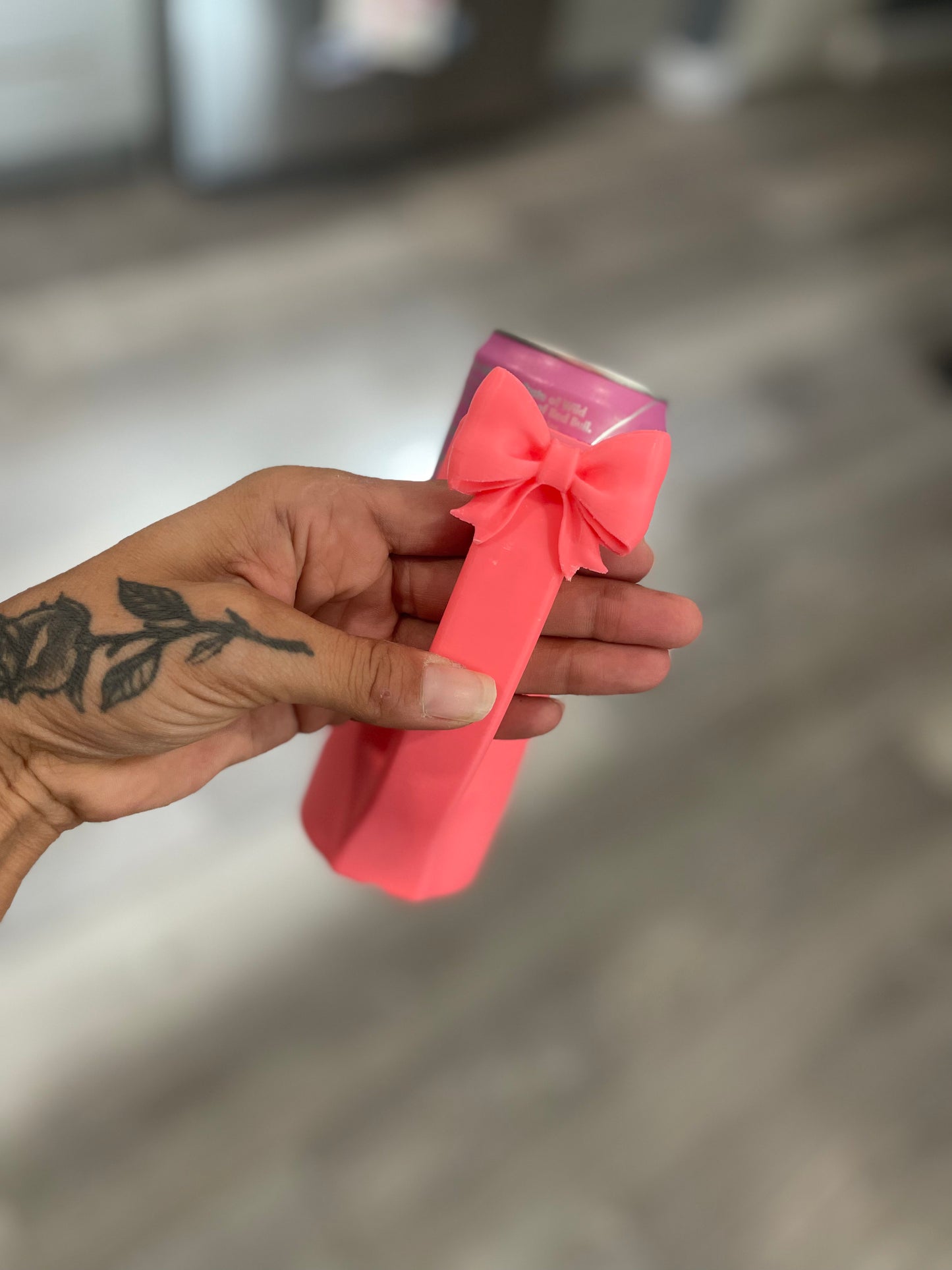 Slim Can Holder with Bow